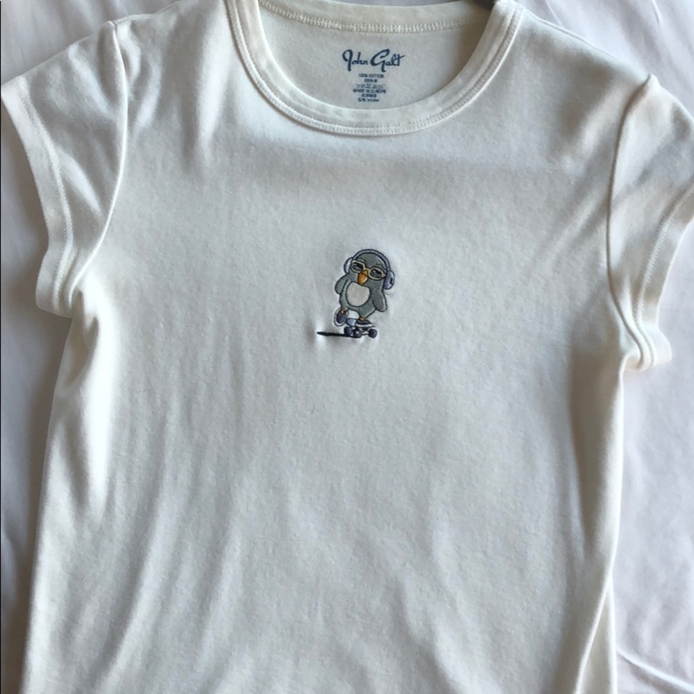 White shirt sleeve top
